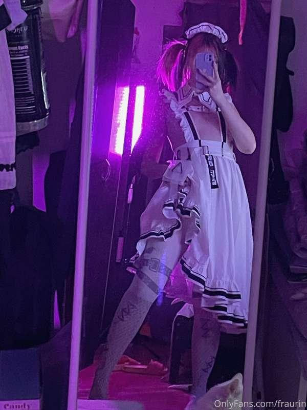 Hi babe, you ordered a cyber maid?