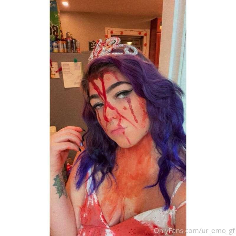 Everyone’s favorite 1979 Prom Queen 👑🩸🔮 comment below more c..