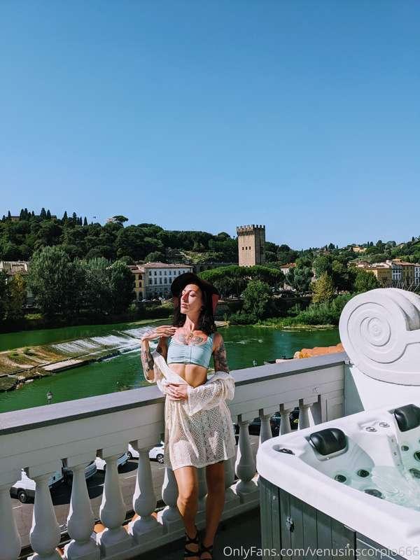 Some more gorgeous photos from Florence. Wouldn't you love t..