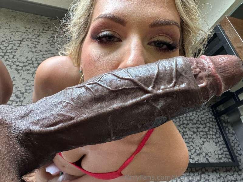 Savy is slowly turning into one of my favorite fucks our fir..