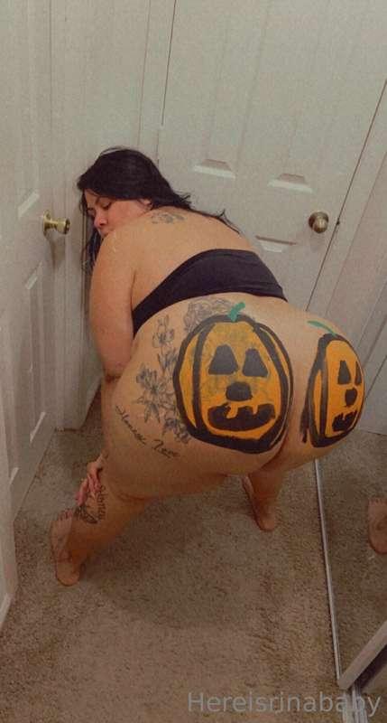 Cum smash these pumpkins 🎃 🎃