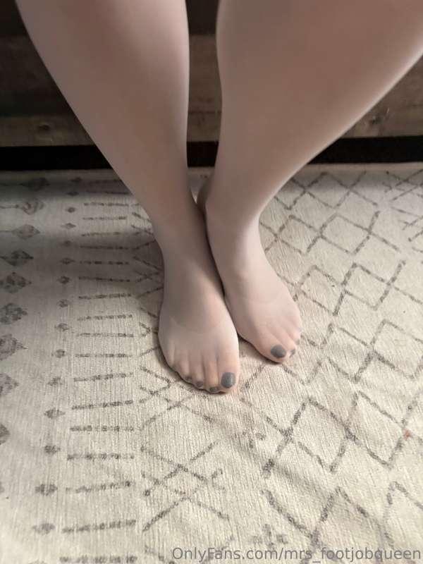 mrs_footjobqueen image #19