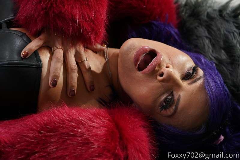 Mouth open for a deep SUCKING. 🤤👅💦💦