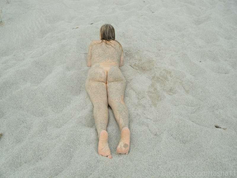 And how do you remember summer? 😉On the sand in the wild and..
