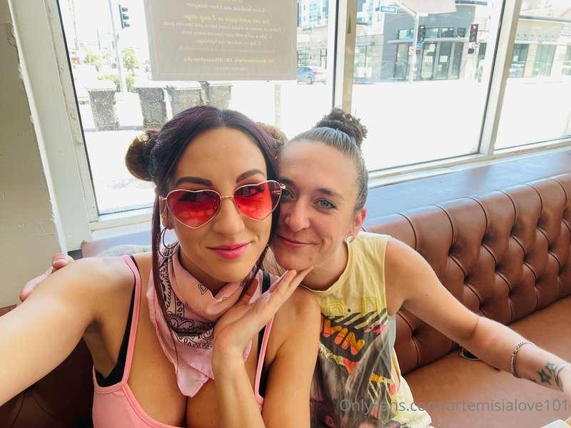 Out with a Bunny in one of our fave sushi place ❤️
