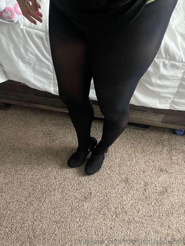 mrs_footjobqueen image #2