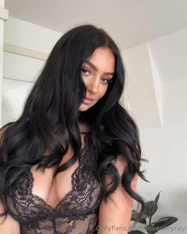 Cum on my titties? 🤭