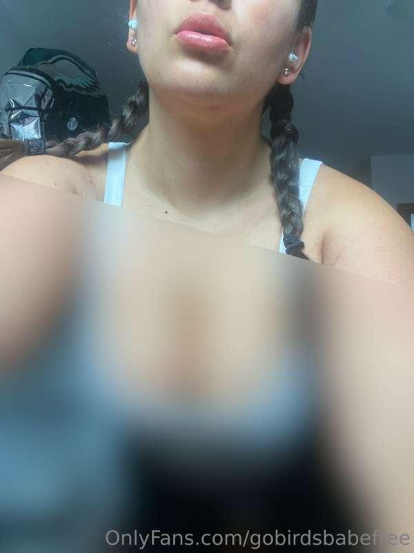 come clear things up and chat with me on my premium page xo