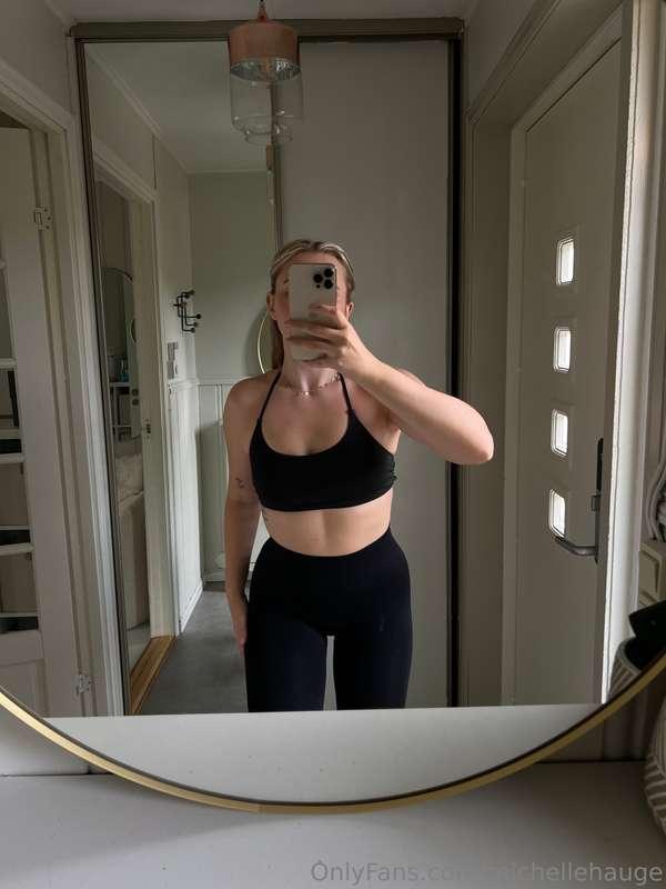 Come over to my VIP💋 Im so horny and ready to get to know yo..