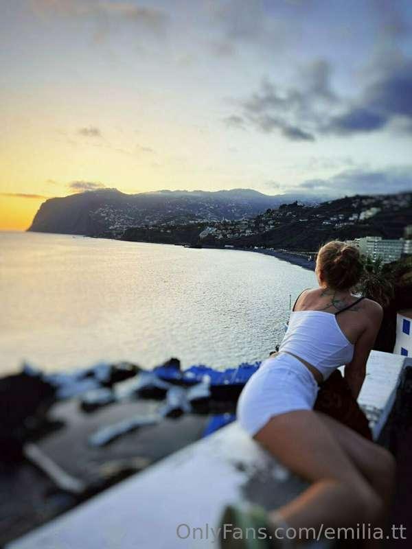 😊🌅 I am looking forward to this romantic moment to enjoy a b..