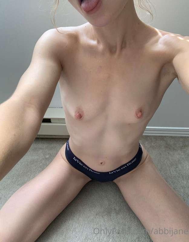 Do you like when I get on my knees for you 🥵😍