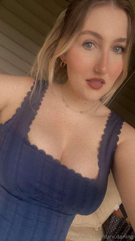 watch me strip down to play with my nipples and smack my ass..