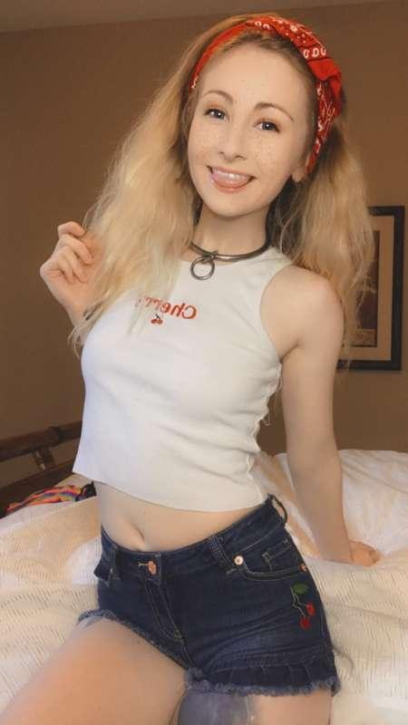Which of my daily tasks do y’all want a series of @scarlette..