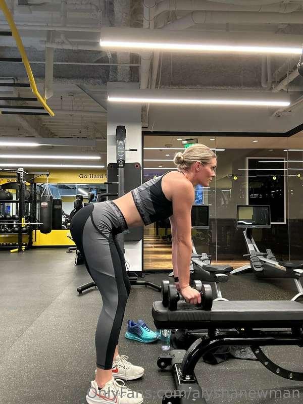 No breaks ❤️ will you be my gym buddy?