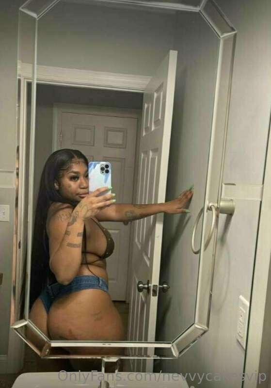 Please 🙏 tell me you’re online, I need to cum and want to ge..