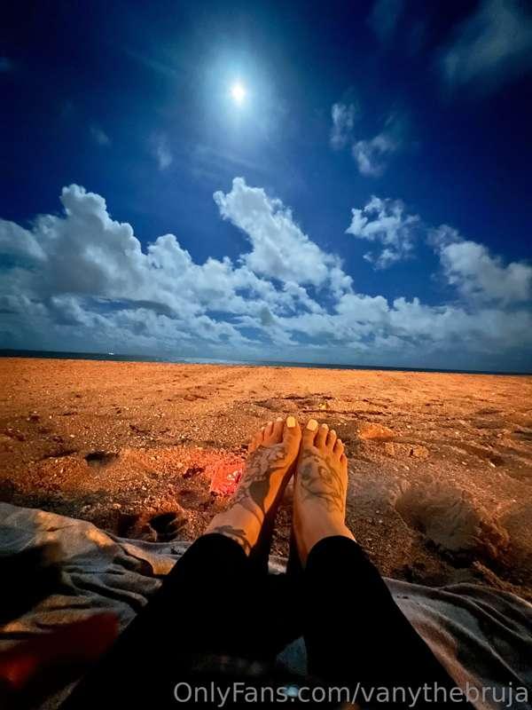Happy full moon 🌕