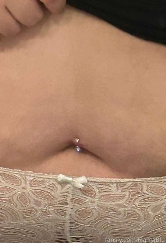 I love my belly ring, so cuuuute 💕💕💕