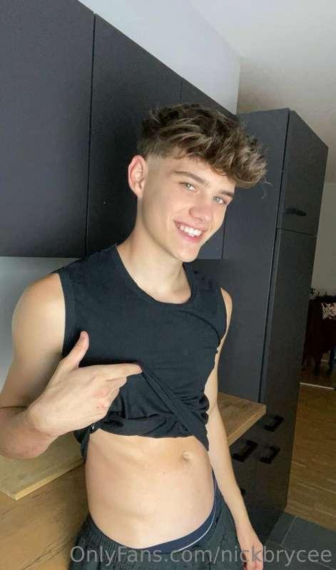 You want to undress me baby?😝