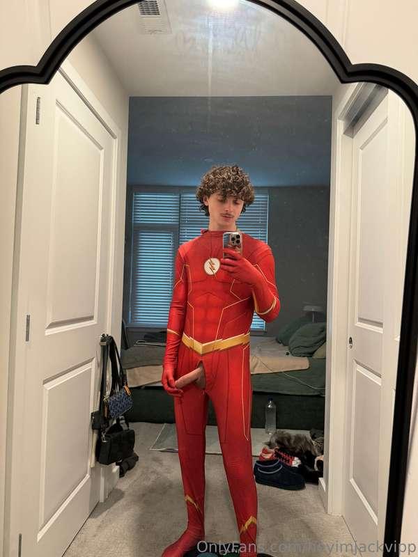 Somethings cumming 👀👀 hes fast tho 🏃‍♂️⚡️ blink and you migh..