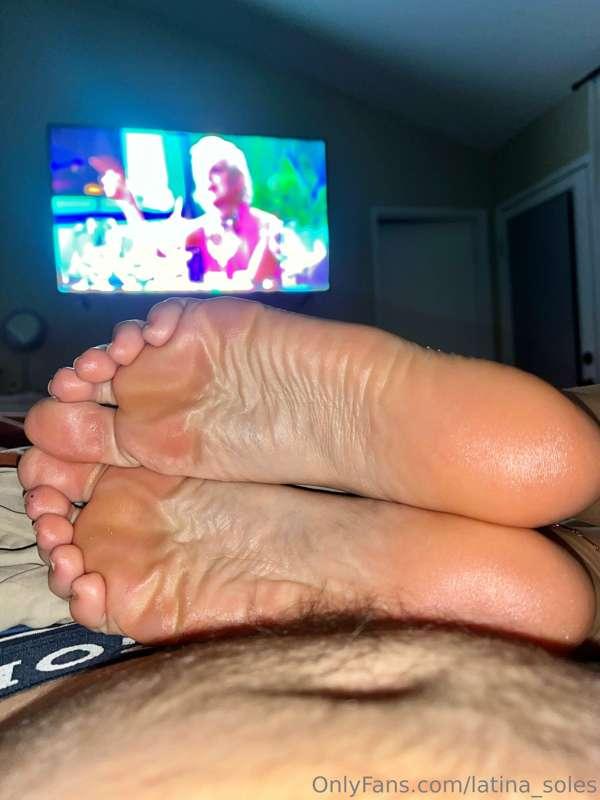 Love teasing him with my oiled soles before bed😈