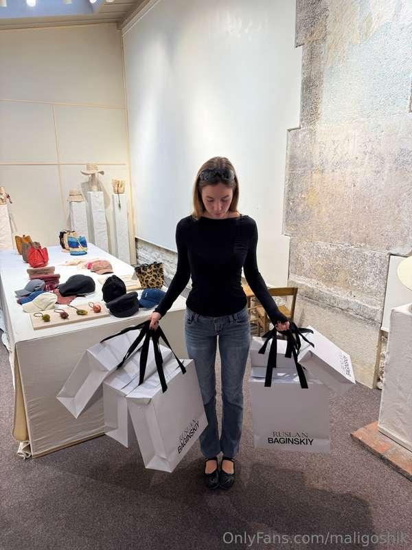 someone take my credit card away 🙈💌