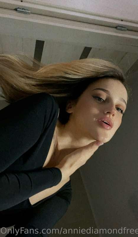 I want you to undress me with your teeth 🥵🔥