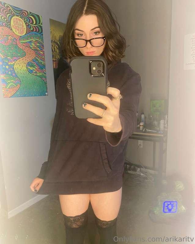 I don’t like wearing pants >.< 😇✨
