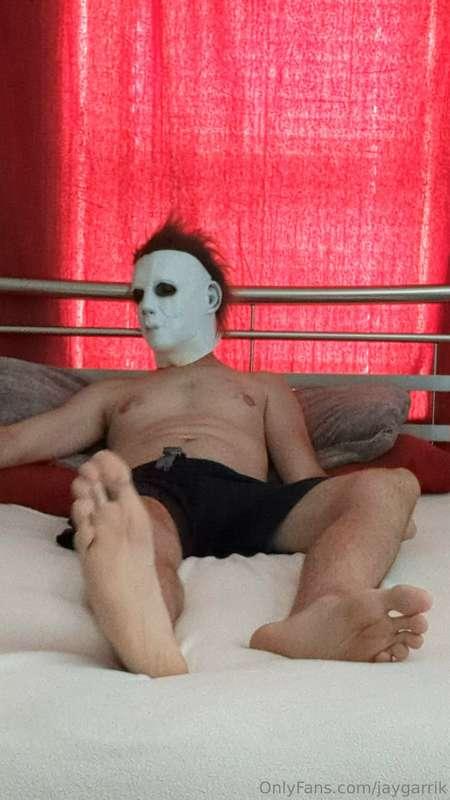 Michael Myers gets turned on while lounging in bed and start..