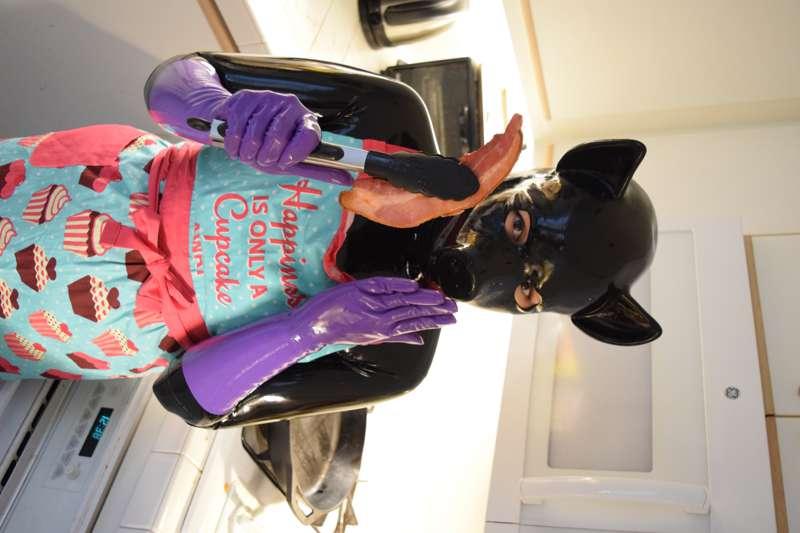 072 - LATEXSERIES Cooking Piggy (Part 7)