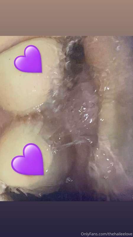 💜 Watch me play with my boobies in bathtub (with bath bomb/ ..