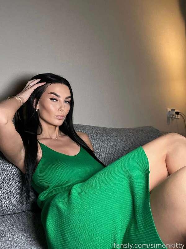 What do you think about the green color on me? ✅💚

#naked #nude #brunette #fyp #custom #ad #bigtits #horny #bigass #newmodel 