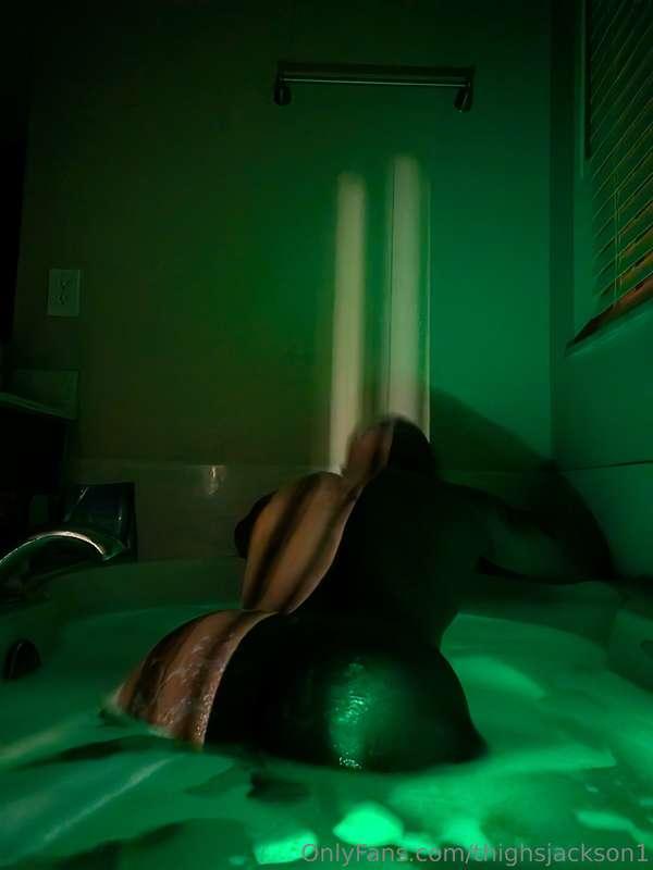 thighsjackson1 image #4