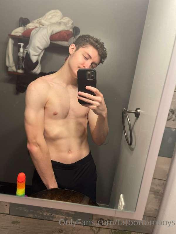 👀