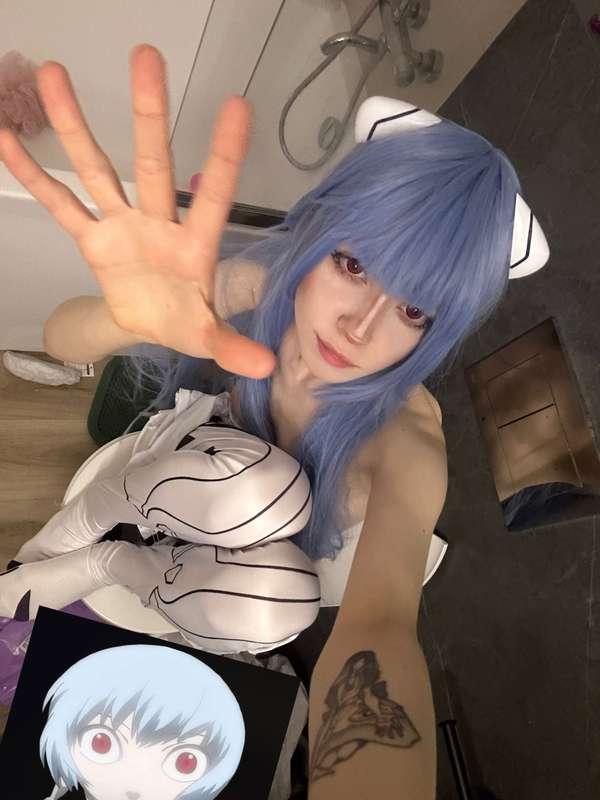 yoursmalldoll image #1