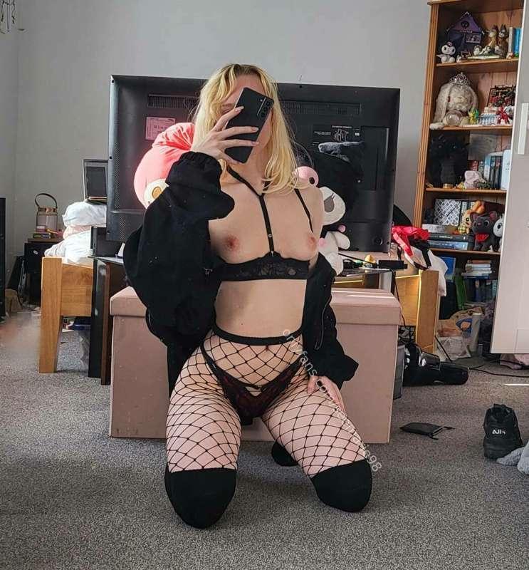 I look great on my knees