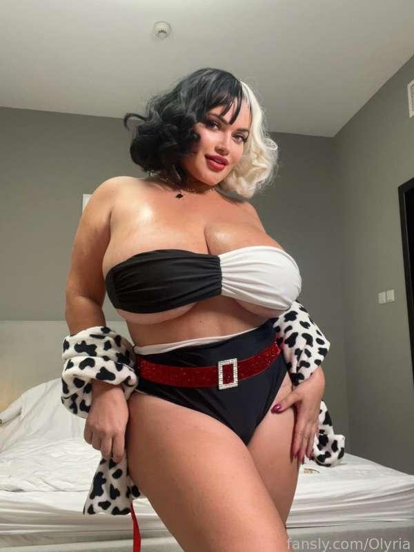 Do I look cruel in this suit?🙊 Or is it almost impossible with my charm? 🌹💞What do you think?😏😘🥰
#boobs #tits #ass #body #sexy #custom #bigboobs #hugeboobs #fyp #lingerie #bigtits #hugetits #cute #bigbody #sexting #milf #hotbrunette #horny #beautiful #bigass #booty #bigbooty #bww #curvy #curves #big