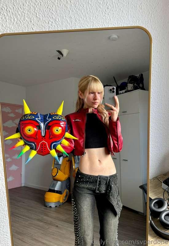 To end the day I wanted to show you my new mask for my Zelda..