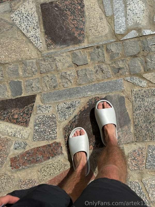 in this heat i cannot have my feet in socks, dm me for perso..