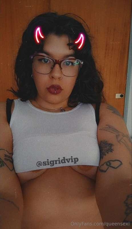 -✨custom girl✨-
💥chubby latina with a beautiful big and HAIR..