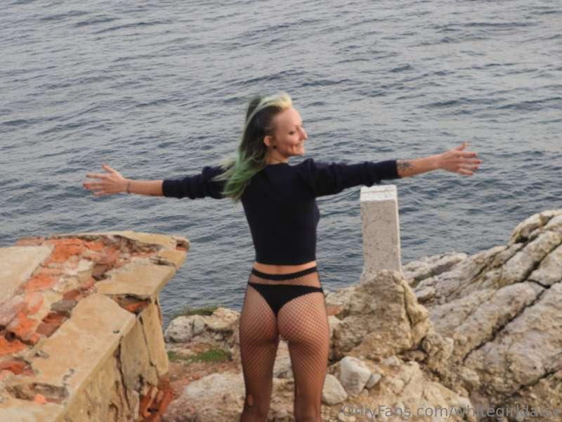 Free to fuck high on a moutain.  Today I willbe filming agai..