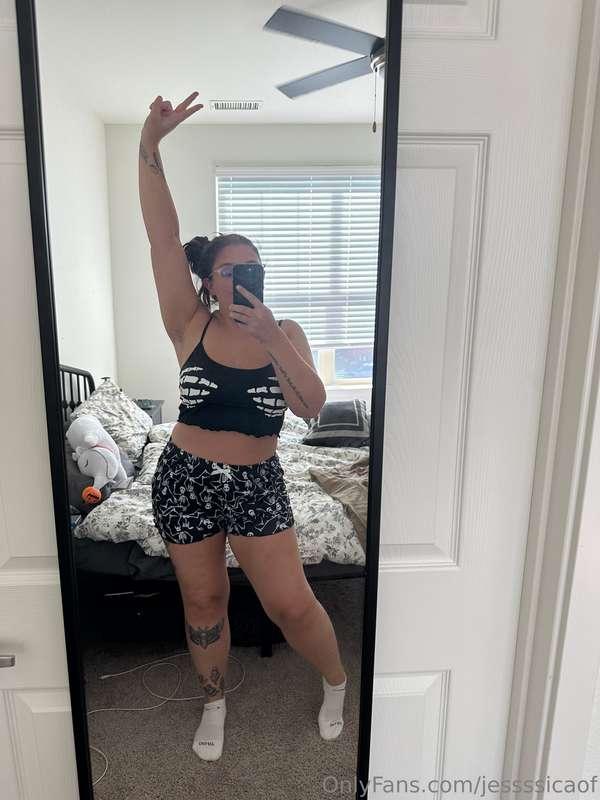 just made myself cum twice. happy October! 