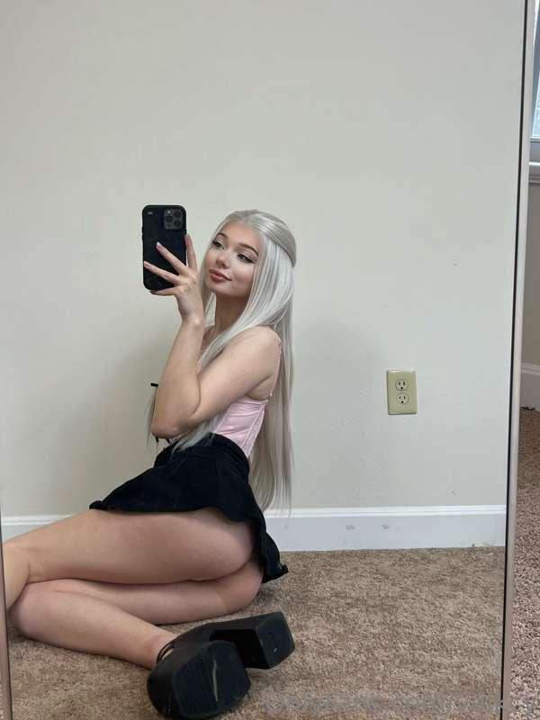 any upskirt pic fans? 💓