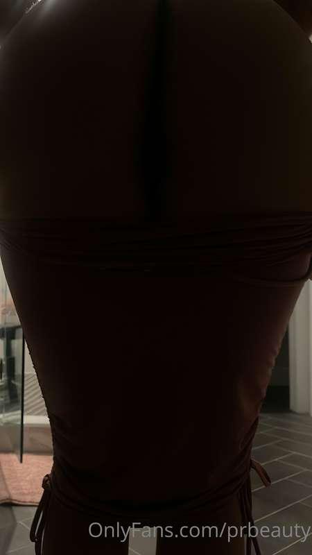 Sexy Saturday Shower Striptease 🫦 8:00pm DM 💦