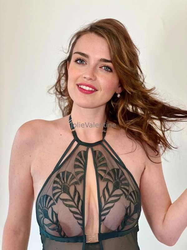Une lingerie, un sourire