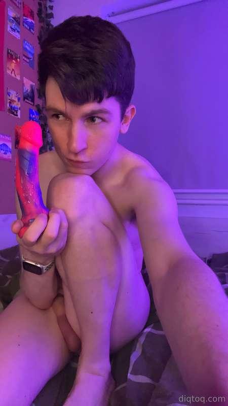 Using a dildo for the first time in a while 🥵  Gonna fuck my..
