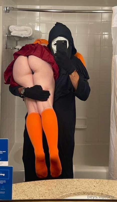 @kingyeb and I got freaky 🎃 
Do you guys wanna see Ghostface..