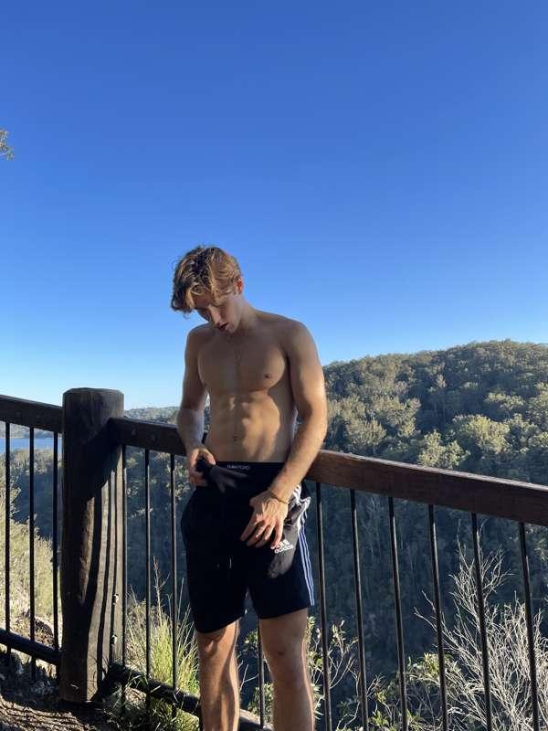 uronlyhotguy image #0