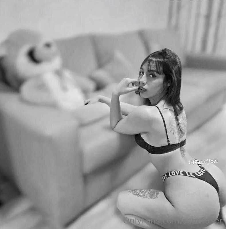 Are you ready to receive sexy photos and videos daily?💦 @lea..