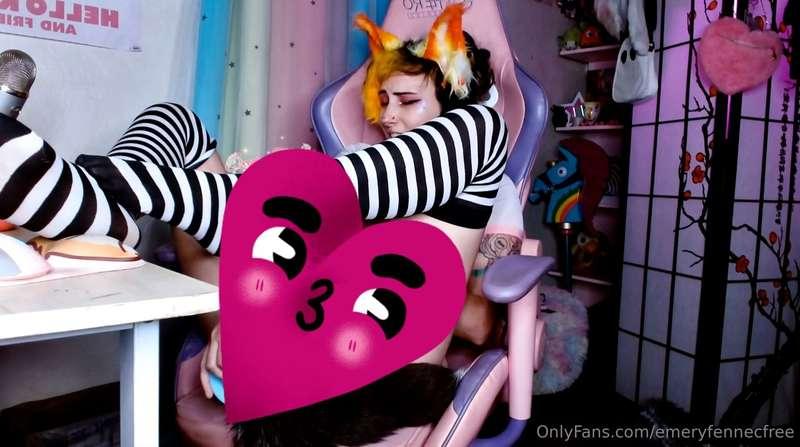 BRAND NEW 26 MINUTE VIDEO + 2 MINUTE EXTRA FOOT VIDEO! cat e..