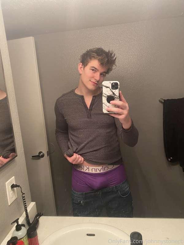 Good morning, do you like my bulge?